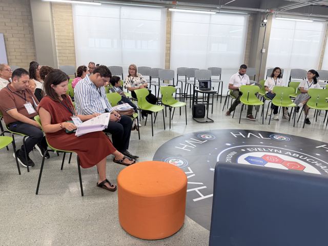 Bienvenida y registro de asistentes al lanzamiento de HALO